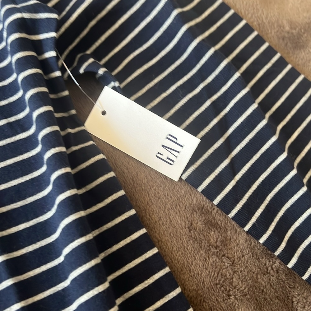 Gap - Picture 4 of 4